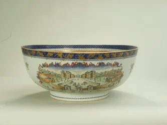 Famille-Rose-Punschschale mit ovalem Blattmotiv, das das Foundling Hospital in den 1750er Jahren darstellt, Qianlong-Periode (1736-95) ca. 1790