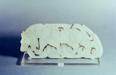 Plakette in Form eines Tigers, Han-Dynastie (206-220) (Jade)