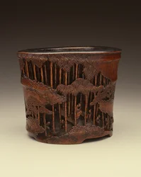 Großer Pinselhalter mit den Sieben Weisen des Bambushains bei ihren literarischen Beschäftigungen in einem Bambuswald, Kangxi-Periode (1662-1722), Qing-Dynastie