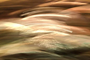 Fließendes Goldenes Licht