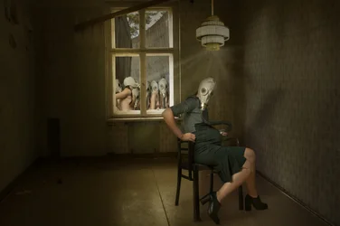 Unheimliche Gasmaske Frau