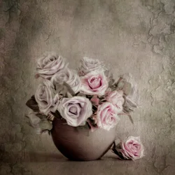 Zartes Blumenstillleben