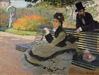 Camille Monet auf einer Gartenbank