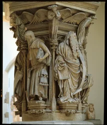 Brunnen des Moses - Skulptur, anerkannt als Meisterwerk des niederländischen Künstlers Claus Sluter (1340-1405/6) - Flämische Gotik: Sockel mit den Darstellungen von Daniel, Zacharias, Jesaja (links), Moses (rechts), Jeremia und David von Claus Sluter (135