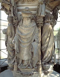 Sacharja. Der Sockel des Mosesbrunnens (Skulptur)