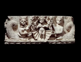 Koptische Kunst: Die Geburt der Venus (Aphrodite). Kalksteinrelief aus Ägypten. 5. Jahrhundert n. Chr. Maße: 0,71 x 0,29 m. Paris, Musée du Louvre