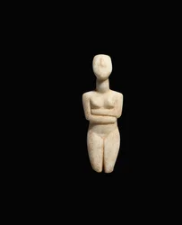 Liegende weibliche Figur, frühe Spedos-Variante, Frühkykladisch II, ca. 2600-2500 v. Chr.