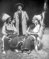 William F. Cody mit Red Cloud und American Horse