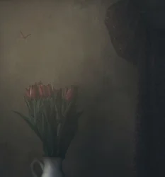 Tulpen im Schatten und Schmetterling