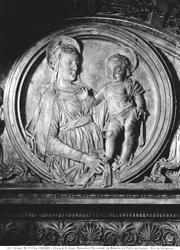 Madonna und Kind des Denkmals für Carlo Marsuppini
