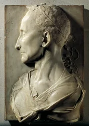 Profil eines Laure-Mannes, einst bekannt als Julius Caesar. Marmorskulptur, zugeschrieben Desiderio Settignano (1428-1464). 15. Jahrhundert. Louvre Museum, Paris