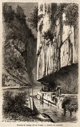 Der Treidelpfad am Ufer der Donau, in die Felswand gegraben, auch Trajans Pfad genannt (53-117, römischer Kaiser), der ihn für seine Expedition gegen die Daker im Norden der Donau (100-103) durchbrechen ließ