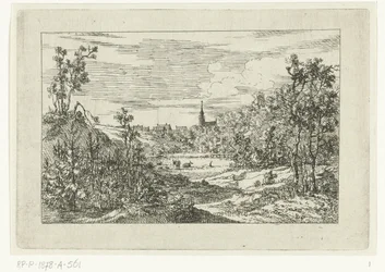 Dünenlandschaft und Blick auf Häuser und Kirche von Scheveningen