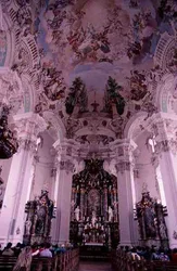 Rokoko-Innenraum der Kirche, begonnen 1727