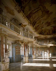 Ansicht des Bibliotheksraums des Klosters Schussenried