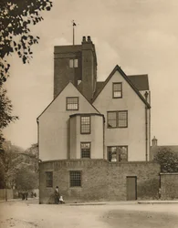 Canonbury Tower, ein altes Herrenhaus, das in einen sozialen Club umgewandelt wurde