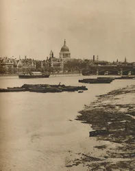 Ufer und Blackfriars von der Südseite der Waterloo-Brücke, ca. 1935