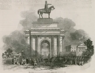 Die große Wellington-Statue und der Bogen, wie er von Constitution Hill aus erscheinen würde