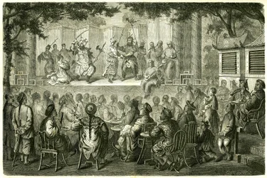 Ansicht einer Aufführung der Peking-Oper (Beijing), China, nach der Reiseerzählung von Madame de Bourboulon. Gravur nach einer Zeichnung von Vaumort, in „Le Tour du Monde, Nouveau journal des Voyages“, herausgegeben von Edouard Charton, Paris