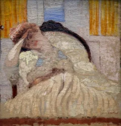 Misia sitzt in einem Sessel