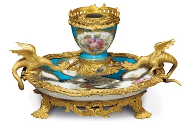 Ein William IV Sevres-Stil türkisfarbener Tintenfass, Porzellan wahrscheinlich 18. Jahrhundert, vergoldet ca. 1835-40