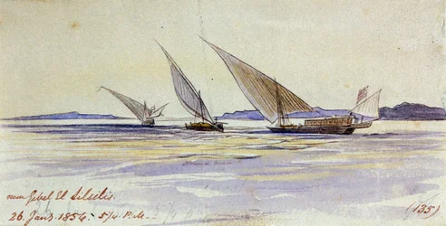 Drei traditionelle ägyptische Transportschiffe, segelnd auf dem Nil, in der Nähe von Gebel el-Silsila oder Gebel Silsileh (Ägypten)