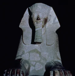 Eine Sphinx der Königin Hatschepsut, aus dem Totentempel der Hatschepsut, Neues Reich (Granit)
