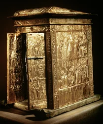 Der goldene Schrein des Tutanchamun (ca. 1370-52 v. Chr.) Neues Reich (Holz überzogen mit Gesso und Blattgold)