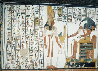 Kapitel 94 des Totenbuchs, Nefertari steht vor dem Gott Thoth, dem ibisköpfigen Schreiber, Fresko, Nordwand, Ostseite der Kammer, Grab von Nefertari (QV66), Tal der Königinnen, Theben. Ägyptische Zivilisation, Neues Reich, Dynastie XIX