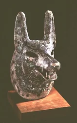 Kopf des Anubis, ägyptischer Gott der Toten, mit einem Scharnierkiefer, verwendet als Orakelmaske, Neues Reich