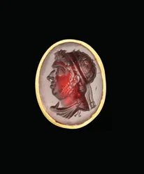 Hellenistischer Intaglioring mit königlichem Porträt eines ptolemäischen Herrschers, wahrscheinlich Ptolemaios IX., Soter II, spätes 2. - frühes 1. Jahrhundert v. Chr.