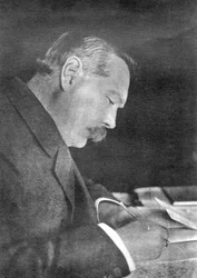 Sir Arthur Conan Doyle, schottischer Autor, 1912