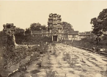 Große Pagode Westtor des ersten Geheges, 1866