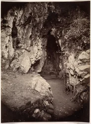 Hoa Nghiem Höhle, Grotte der August-Transformation, um 1875