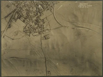 Luftaufnahme mit Schützengräben des Ersten Weltkriegs, 1917