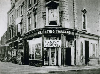Frühes Flohkino, das Nelson Electric Theatre in der Old Kent Road, zeigt saubere moralische Bilder