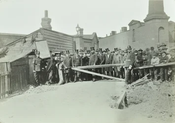 Eastferry Road: Befreiung von Lott, 1885