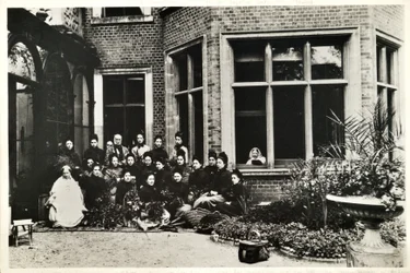 Florence Nightingale, Sir Harry und Lady Verney und Nightingale-Krankenschwestern im Claydon House, 1886