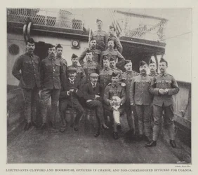 Leutnants Clifford und Moorhouse, verantwortliche Offiziere und Unteroffiziere für Uganda
