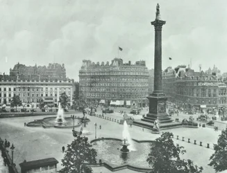 Nelsonsäule, Trafalgar Square, Westminster LB: Blick nach Südosten, 1895