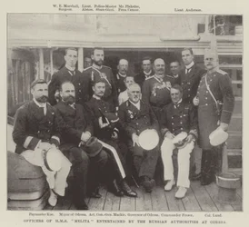 Offiziere der HMS Melita von den russischen Behörden in Odessa empfangen