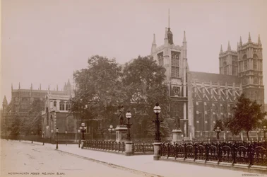 Postkarte mit einem Bild der nordöstlichen Ansicht der Westminster Abbey