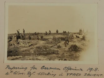 Vorbereitung auf die deutsche Offensive 1918. 4. Worc: Rgt. arbeitet im YPRES-Bogen