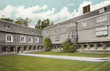 Queens College, Kreuzgangshof