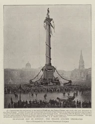 Trafalgar-Tag in London, die Nelson-Säule geschmückt