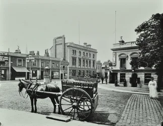 Upper Richmond Road: Westen von Putney High Street, mit Pferdewagen im Vordergrund, 1880