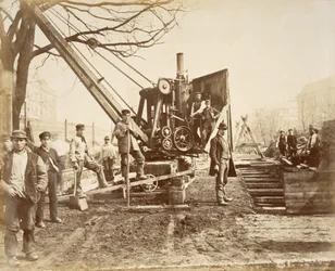 Ein Dampfkran im Einsatz beim Bau der Circle Line in Paddington, London, um 1890