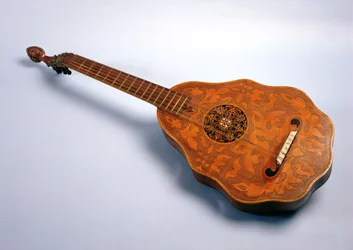 Ein Orpharion, angeblich für Elisabeth I. von John Rose im Jahr 1580 gefertigt