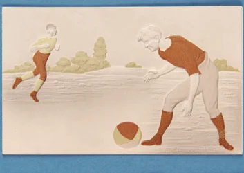 Blankokarte in Relief mit zwei Fußballspielern, ca. 1880er