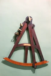 Hadley-Quadrant mit Transversalskala (Mahagoni, Messing & Elfenbein)